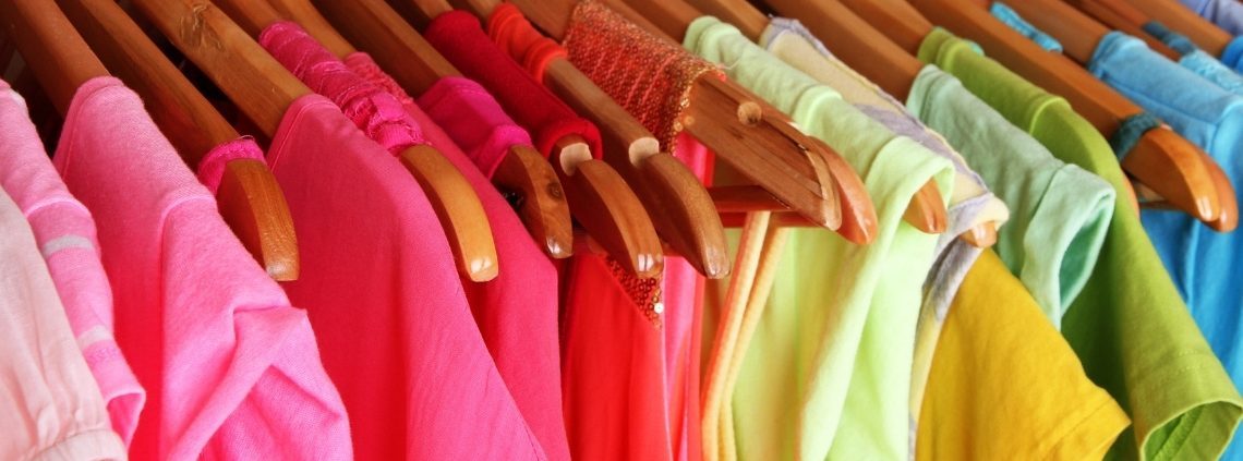 Jak dobrać kolory w szafie